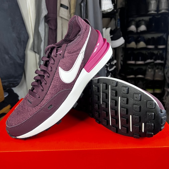 Nike Waffle One SE Burgundy Crush Women's Shoes {DQ5141-600